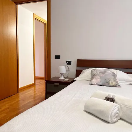 Bwr - Bilocale Con Terrazzo, Via Gonin * 밀라노