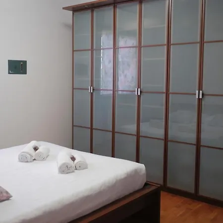 Bwr - Bilocale Con Terrazzo, Via Gonin 아파트