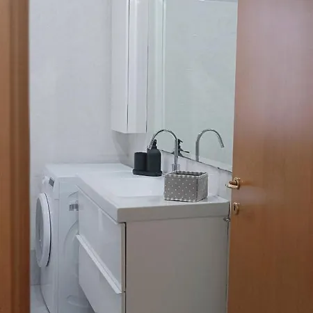 Bwr - Bilocale Con Terrazzo, Via Gonin * 밀라노