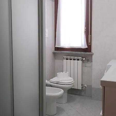 Bwr - Bilocale Con Terrazzo, Via Gonin 아파트